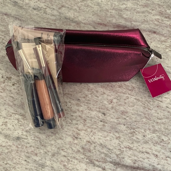 Ulta Beauty 8 piece Set with Makeup Bag - Picture 1 of 7